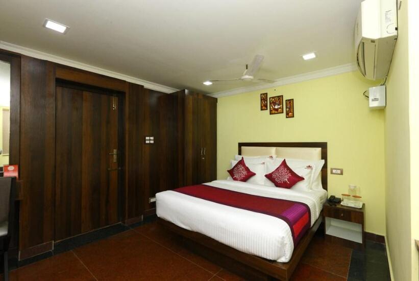 Hotel Titanium Tower Chennai Bagian luar foto