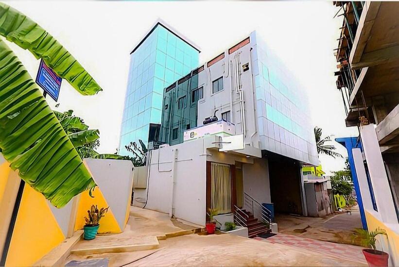 Hotel Titanium Tower Chennai Bagian luar foto